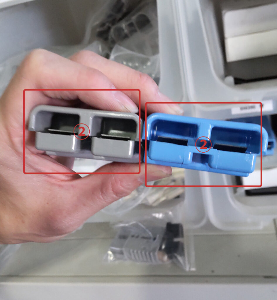 バッテリーコネクター確認-色2